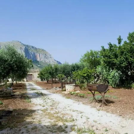 Vacanza Poma Castelluzzo